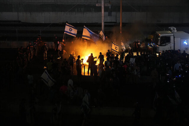 İsrail'de binlerce protestocu yine sokaklarda!