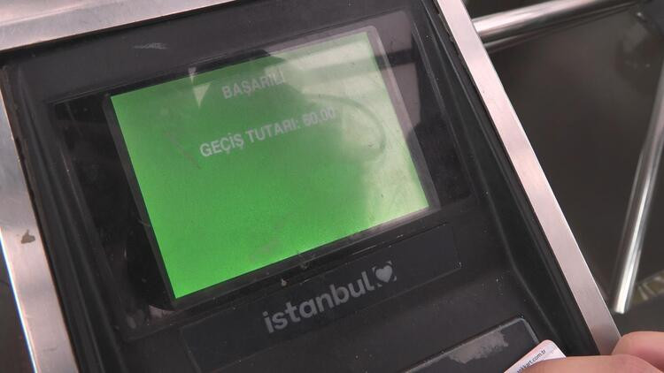 Metrobüse binenler şokta: İstanbulkart ile 22,5, kredi kartıyla 60 lira
