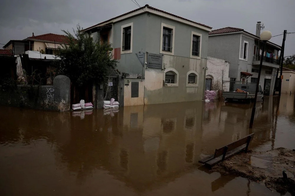 Yunanistan, Elias fırtınasının etkisi altında!