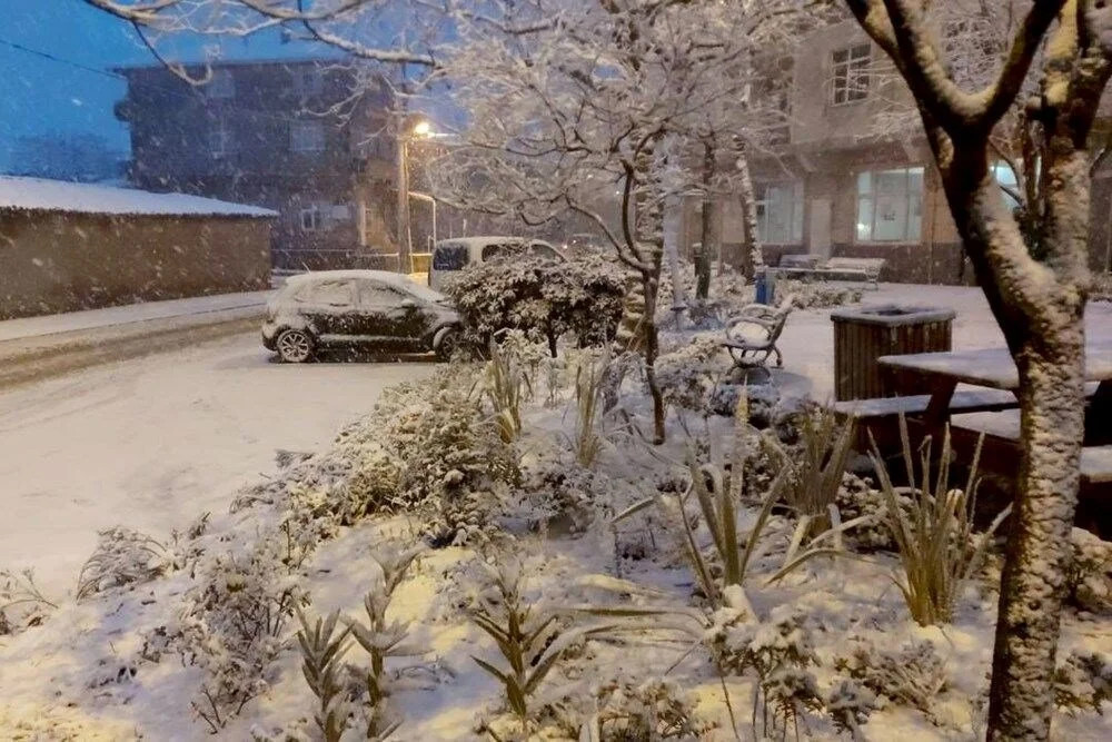 İstanbul'da kar yağışı: 3 ilçede etkisini artırdı!