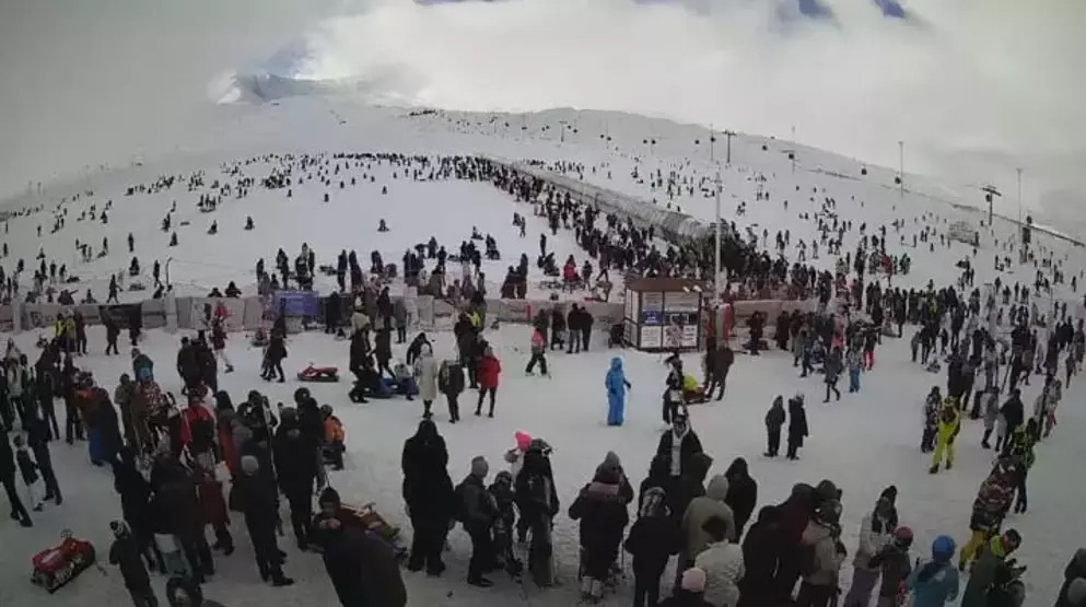 Erciyes, hafta sonu 123 bin ziyaretçiyi ağırlayarak rekor kırdı!