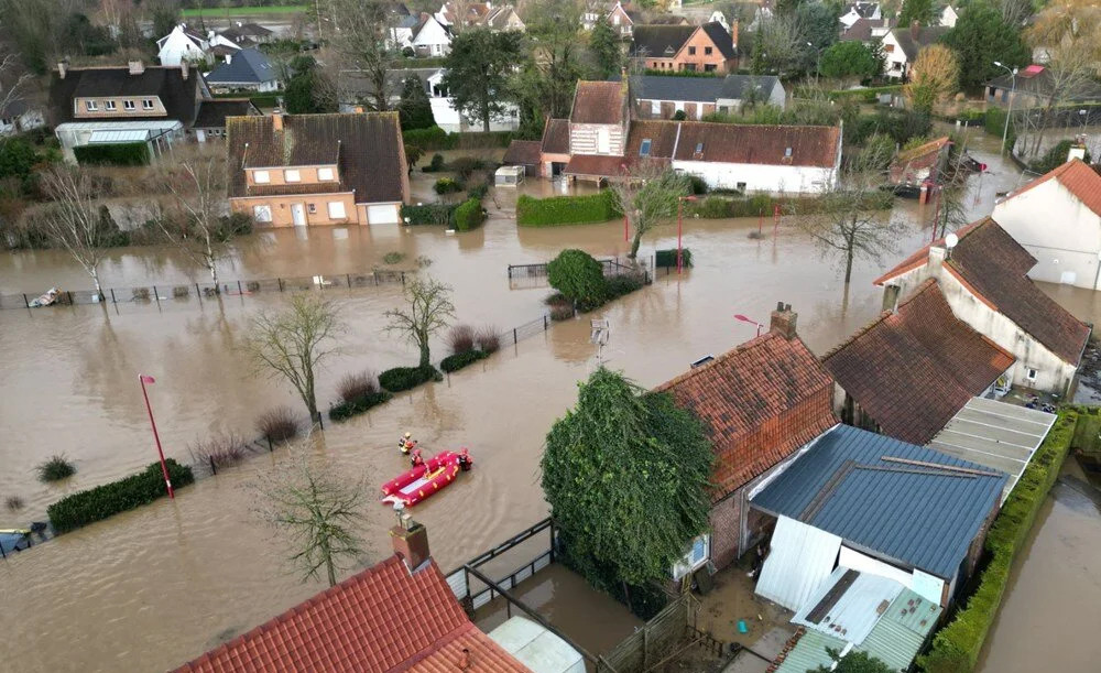 Fransa'da sel felaketi: Yüzlerce kişi tahliye edildi!