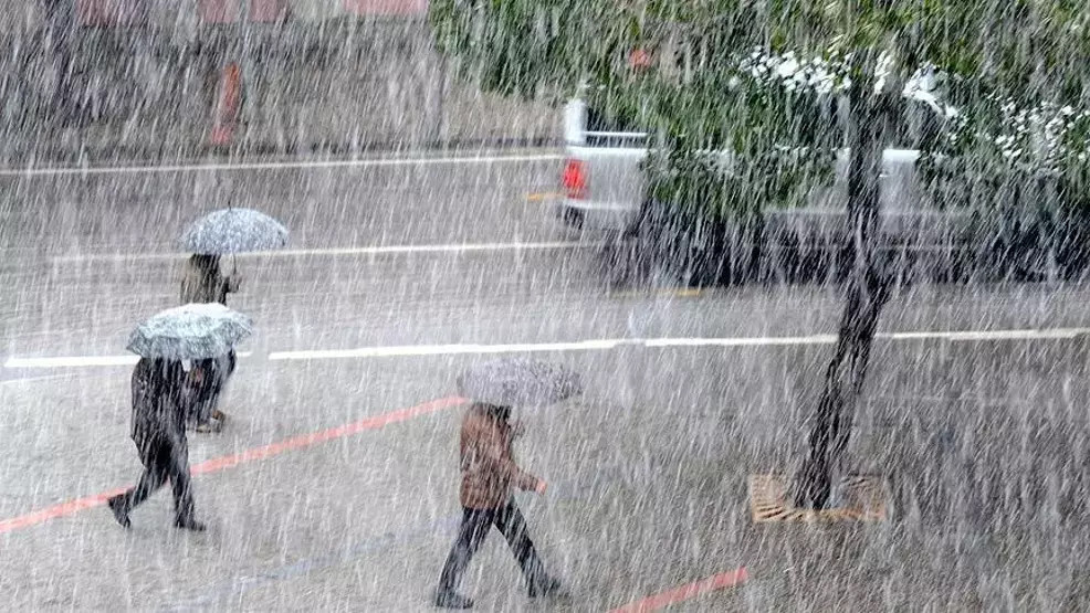 İstanbullular dikkat: Meteoroloji saat vererek uyardı!