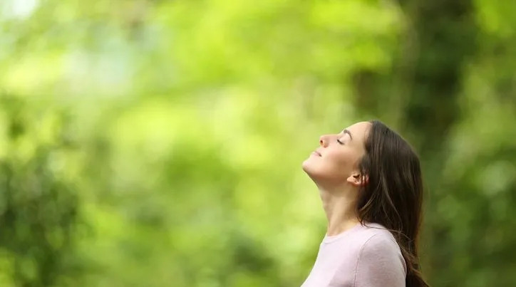 Dünyanın en mutlu ülkesindeki psikolog, mutluluğun 3 sırrını açıkladı!