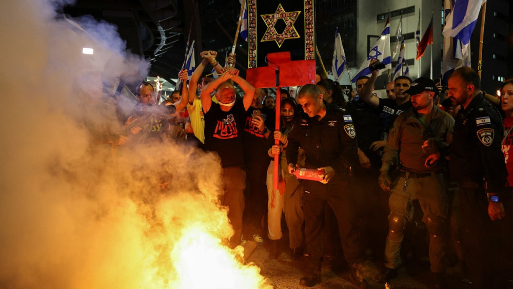İsrail'de, hükümet karşıtı gösteriler büyüyor: Polisten sert müdahale!