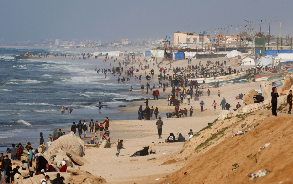 Bu iki fotoğraf arası sadece 70 km: Gazze'de sefalet, İsrail'de eğlence!