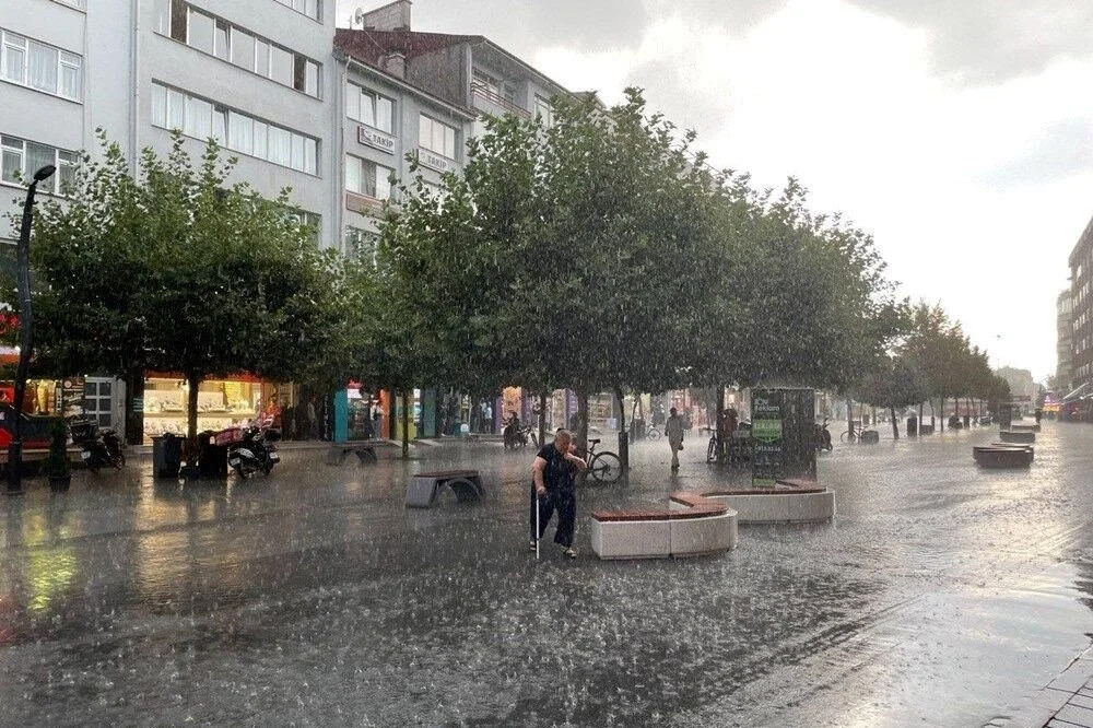 Sıcaklık 10 derece birden düşecek: AKOM'dan İstanbul'a uyarı!