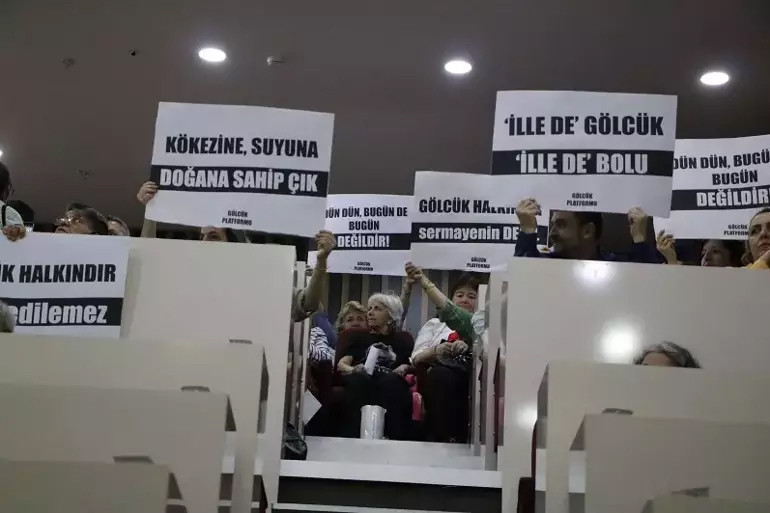 Tanju Özcan'dan kendisini protesto eden eşine: Bu akşam eve geç geleceğim!