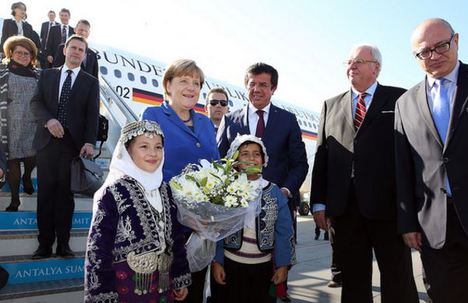 Merkel Antalya'ya geldi