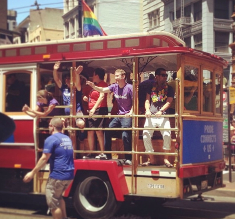 Zuckerberg eşcinsel yürüyüşüne katıldı