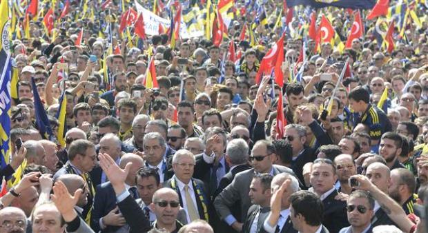 Fenerbahçeliler Anıtkabir'e koştu