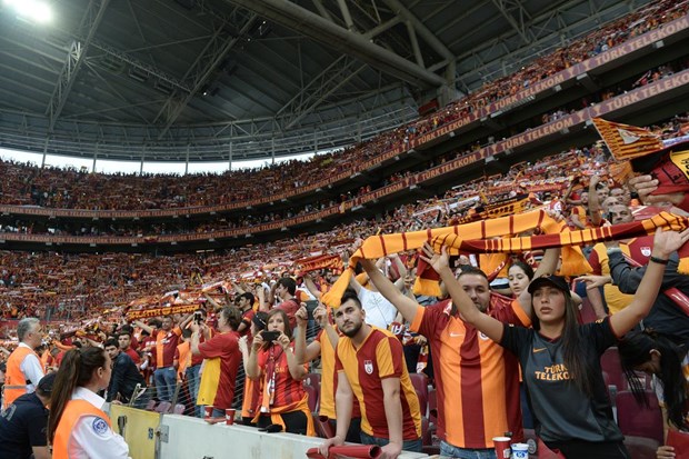 Galatasaray-Beşiktaş derbisinden müthiş kareler